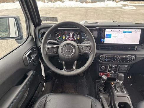 Used 2024 Jeep Wrangler Unlimited Rubicon 4xe image 23