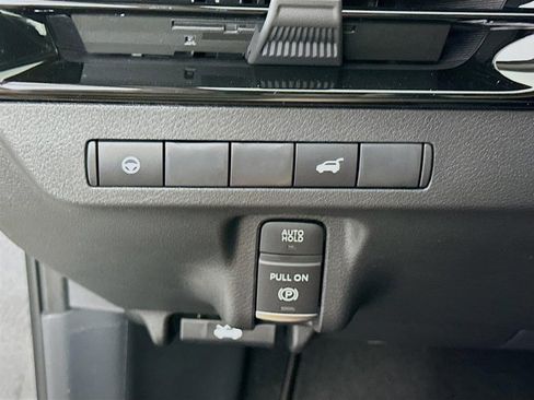 Certified 2025 Nissan Murano SV image 11