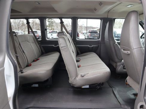 Used 2017 GMC Savana 3500 LS image 14