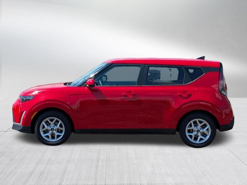 Certified 2025 Kia Soul LX w/ LX Technology Package FWD image 4