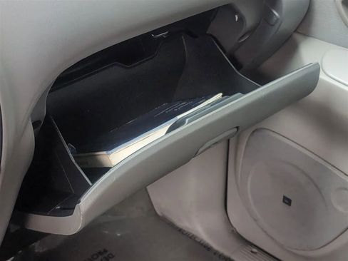 Used 2006 Toyota Sequoia SR5 image 32