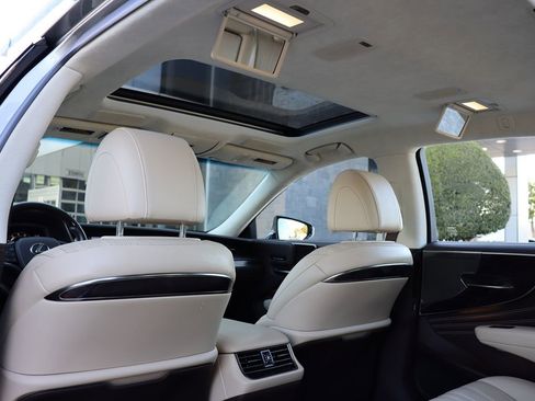Used 2018 Lexus LS 500 w/ Interior Upgrade Package image 45
