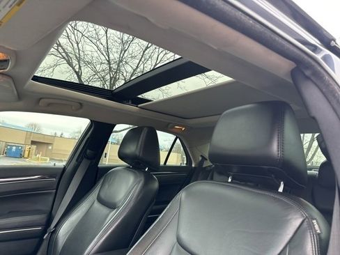 Used 2016 Chrysler 300 Limited image 18