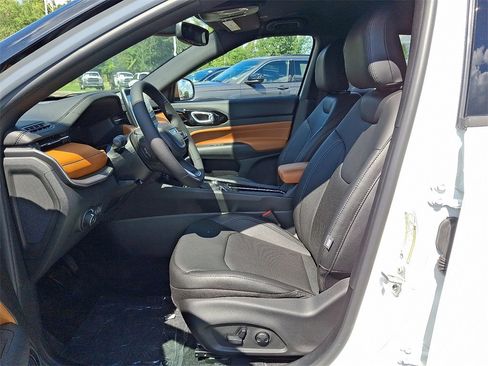 New 2025 Jeep Compass Limited w/ Elite Group image 9