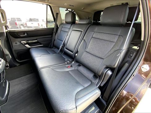 Used 2023 Toyota Sequoia Limited image 20