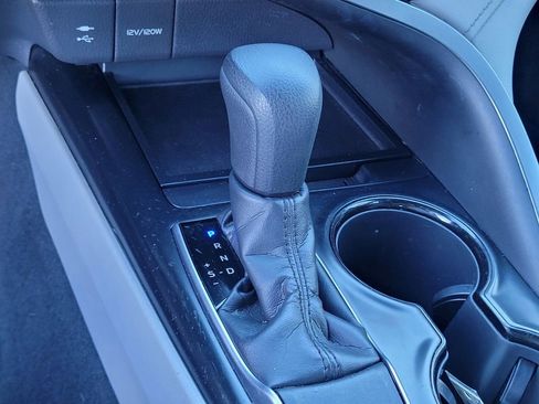 Used 2018 Toyota Camry LE image 21