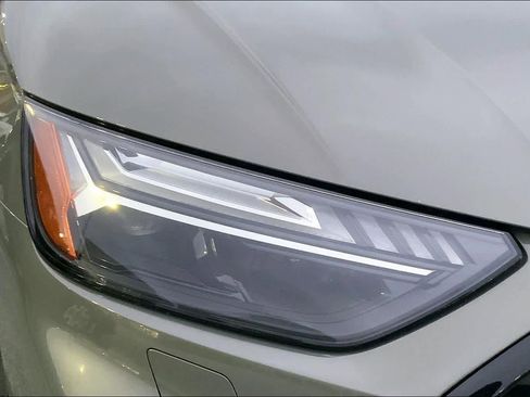 Used 2024 Audi Q5 e Prestige w/ Prestige Package image 26