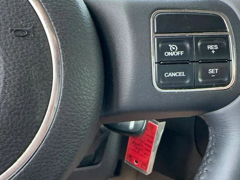 Used 2011 Jeep Compass Sport FWD image 30