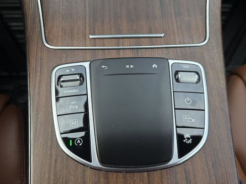 Used 2022 Mercedes-Benz GLC 300 4MATIC image 11