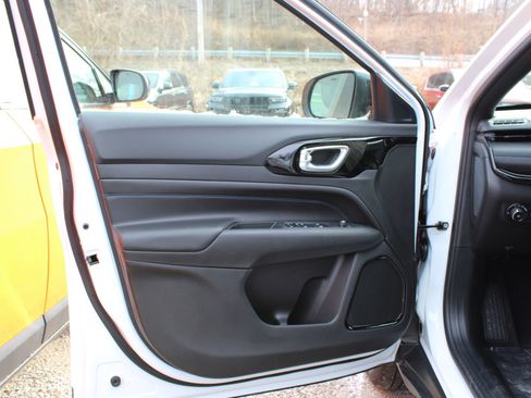 New 2026 Jeep Compass Latitude AWD/4WD image 19