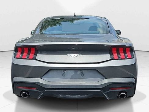 Used 2025 Ford Mustang Coupe RWD image 4