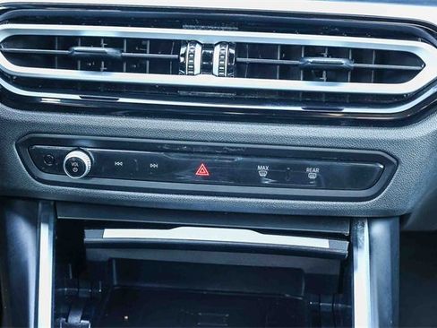 Used 2023 BMW 330i 330i image 13