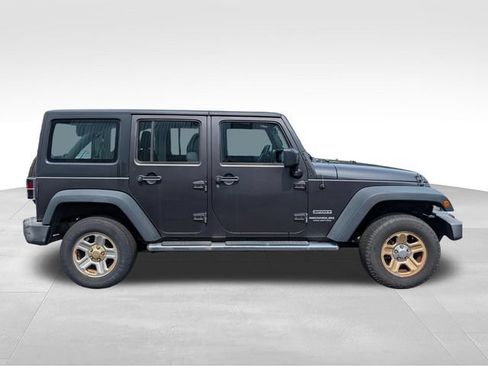 Used 2016 Jeep Wrangler Unlimited Sport w/ Mopar Chrome Edition Group AWD/4WD image 8