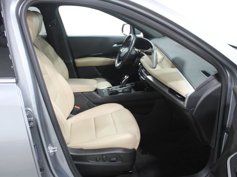 Used 2024 Cadillac XT4 Luxury w/ Cold Weather Package image 24