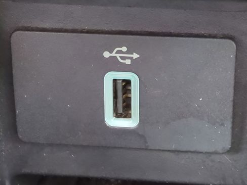 Used 2018 Ford Explorer XLT w/ Equipment Group 202A image 23