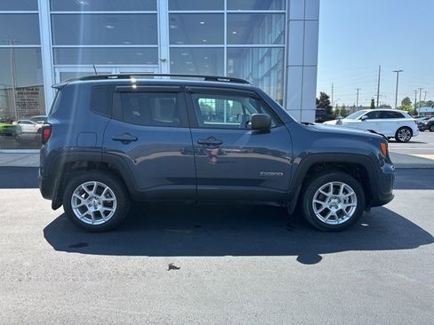 Used 2022 Jeep Renegade Latitude w/ Convenience Group image 13