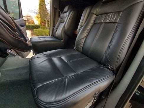 Used 2014 Mercedes-Benz Sprinter 2500 image 40