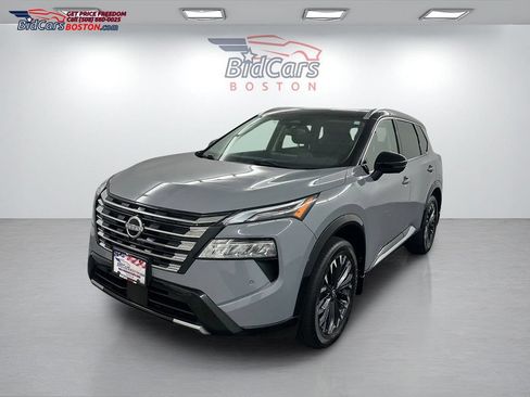 Used 2024 Nissan Rogue Platinum w/ Platinum Premium Package AWD/4WD image 1