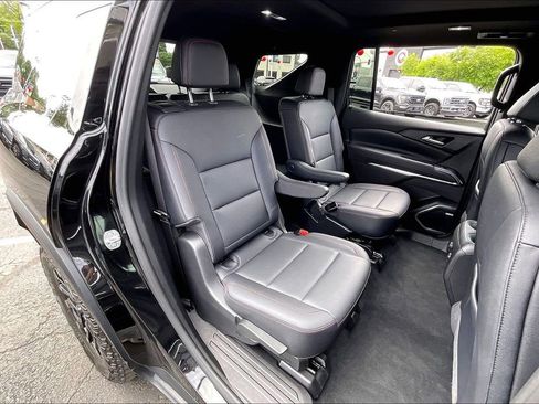 Used 2025 Chevrolet Traverse Z71 w/ Enhanced Driving Package AWD/4WD image 26