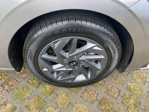 Certified 2024 Hyundai Elantra SEL FWD image 9