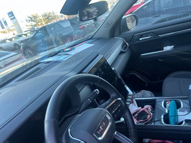 Used 2025 GMC Acadia Elevation AWD/4WD image 12