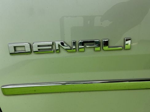 Used 2017 GMC Yukon XL Denali w/ Open Road Package AWD/4WD image 14