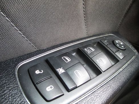 Used 2016 Dodge Charger R/T image 19