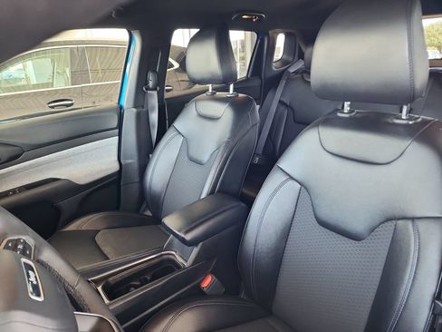 Used 2024 Jeep Compass Latitude AWD/4WD image 15
