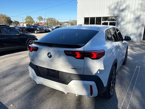 Used 2025 BMW X2 xDrive28i AWD/4WD image 9