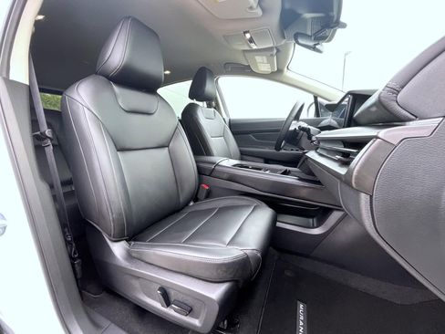 Certified 2025 Nissan Murano SV AWD/4WD image 16