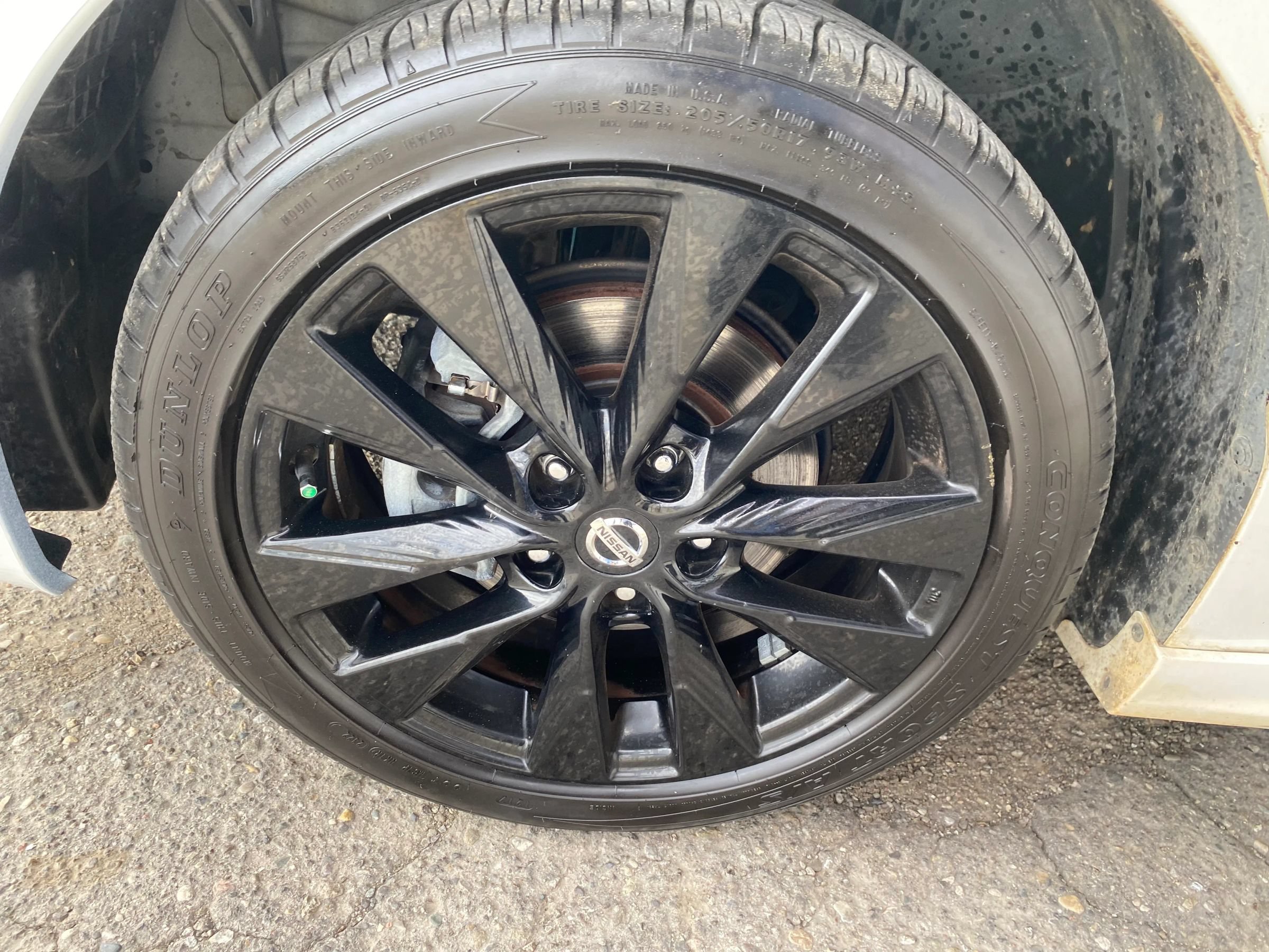 Used 2018 Nissan Sentra SR w/ SR Midnight Edition Package FWD image 25