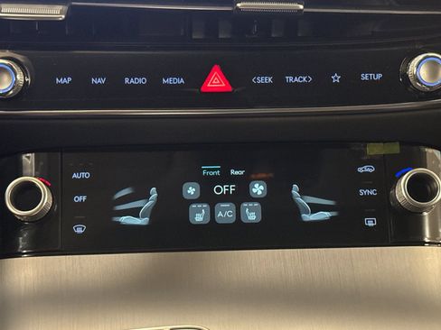 New 2026 Genesis GV70 2.5T Select AWD/4WD image 21