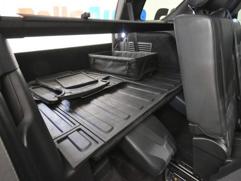 Used 2020 Land Rover Discovery Landmark AWD/4WD image 20