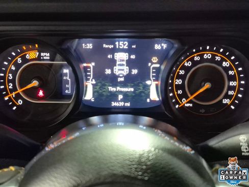 Used 2025 Jeep Wrangler Unlimited Sahara AWD/4WD image 14