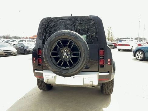 Used 2025 Land Rover Defender 110 S AWD/4WD image 7
