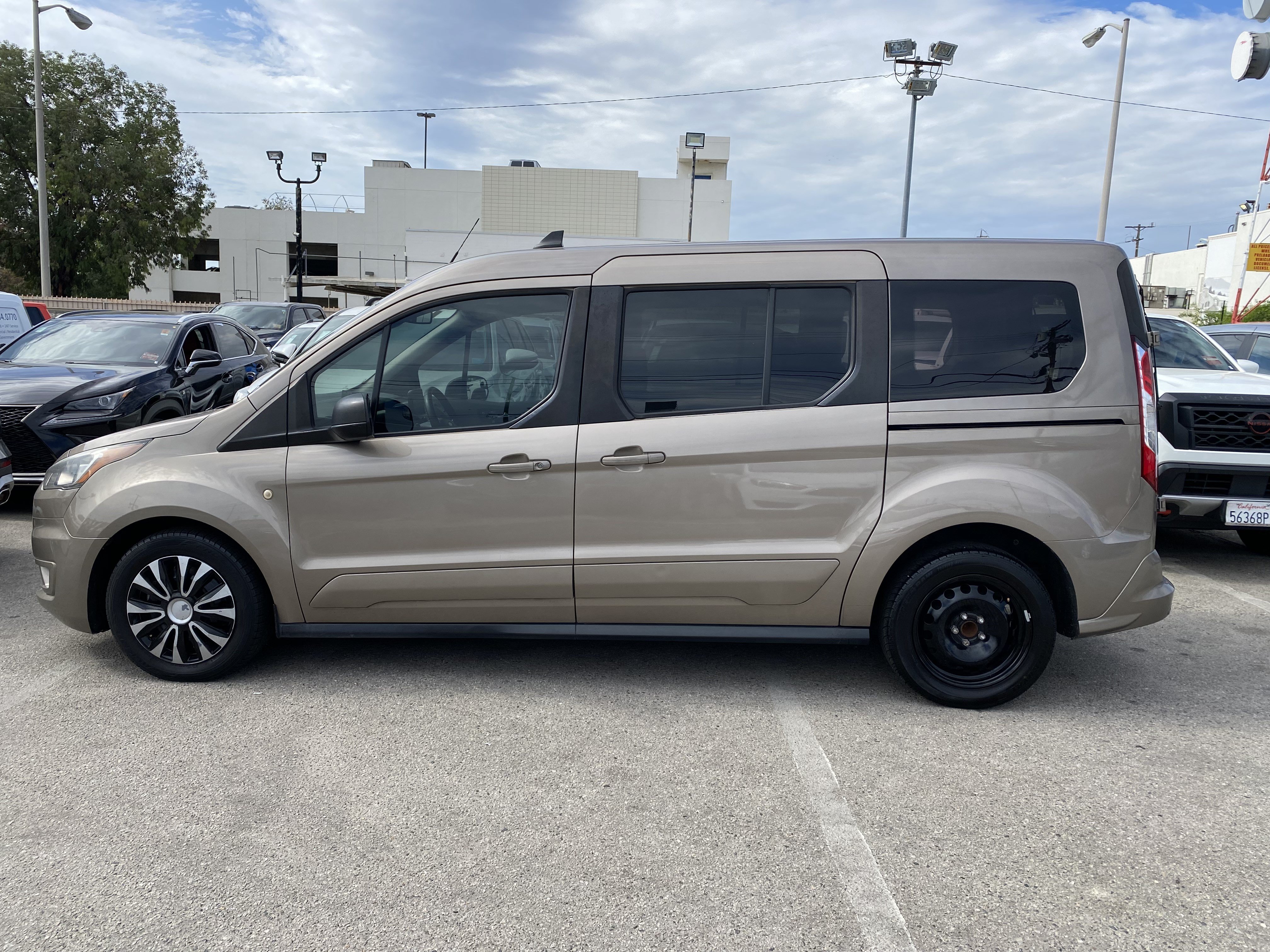 Used 2019 Ford Transit Connect XLT FWD image 10