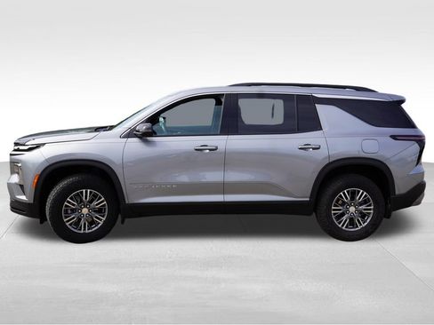 Certified 2025 Chevrolet Traverse LT w/ Driver Confidence Package AWD/4WD image 9