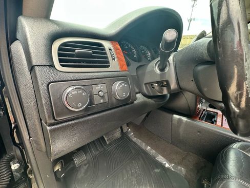 Used 2008 Chevrolet Avalanche LTZ w/ LTZ Preferred Equipment Group image 27