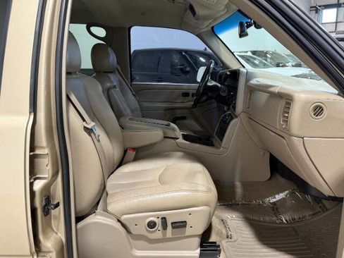 Used 2004 Chevrolet Silverado 3500 4x4 Crew Cab w/ Heavy-Duty Power Package image 15