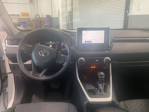 Used 2024 Toyota RAV4 XLE AWD/4WD image 12