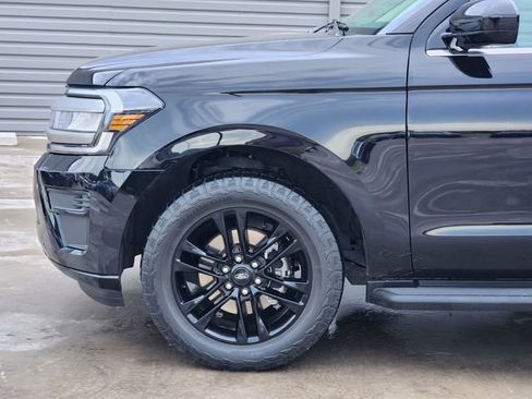Used 2024 Ford Expedition XLT RWD image 9