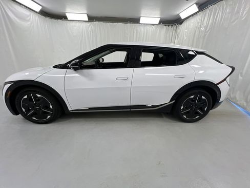 New 2025 Kia EV6 Wind AWD/4WD image 5
