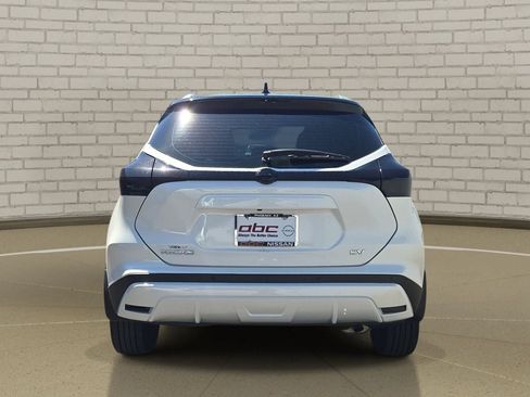 Used 2023 Nissan Kicks SV FWD image 5