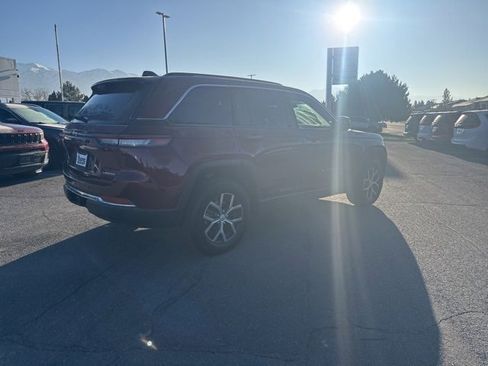 Used 2023 Jeep Grand Cherokee Limited w/ Trailer Tow Prep Group (B) image 10