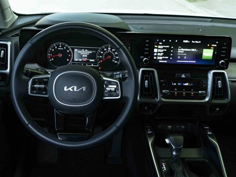 Used 2023 Kia Sorento S AWD/4WD image 19