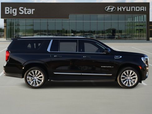 Used 2023 GMC Yukon XL Denali image 5