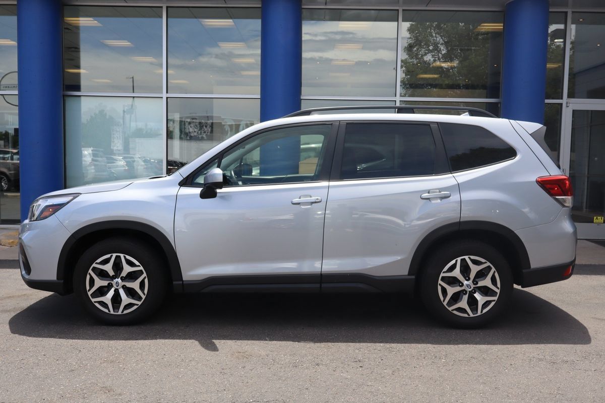 Used 2021 Subaru Forester Premium AWD/4WD image 2