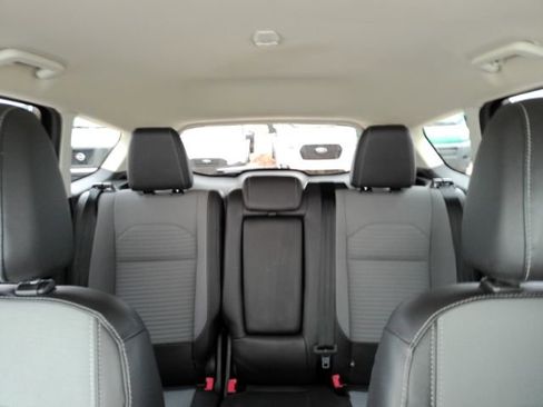 Used 2017 Ford Escape SE w/ SE Sport Appearance Package image 29