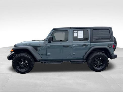 Used 2025 Jeep Wrangler Unlimited Sport AWD/4WD image 2