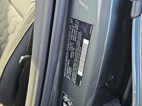 New 2026 Volvo XC60 B5 Plus w/ Protection Package Premier image 20